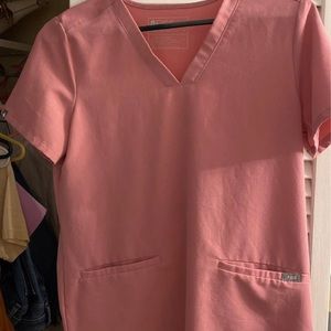 Figs scrub top